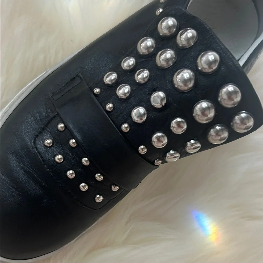 Black Leather Studded Women's Slip-On Sneakers high end Sz 7